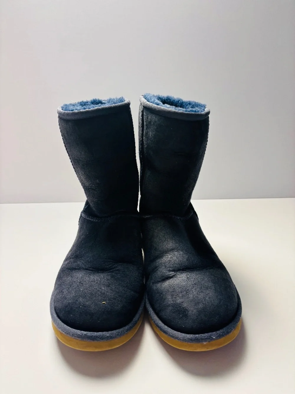 UGG Australia Classic Short Navy Blue Suede Sheepskin Boots Women’s Size 6